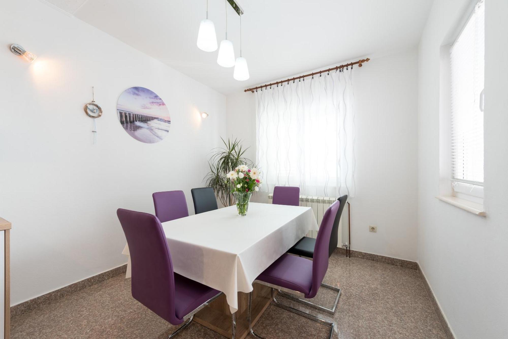 Luxury Apartment With Garden Jacuzzi And Wellness โตรกีร์ ภายนอก รูปภาพ