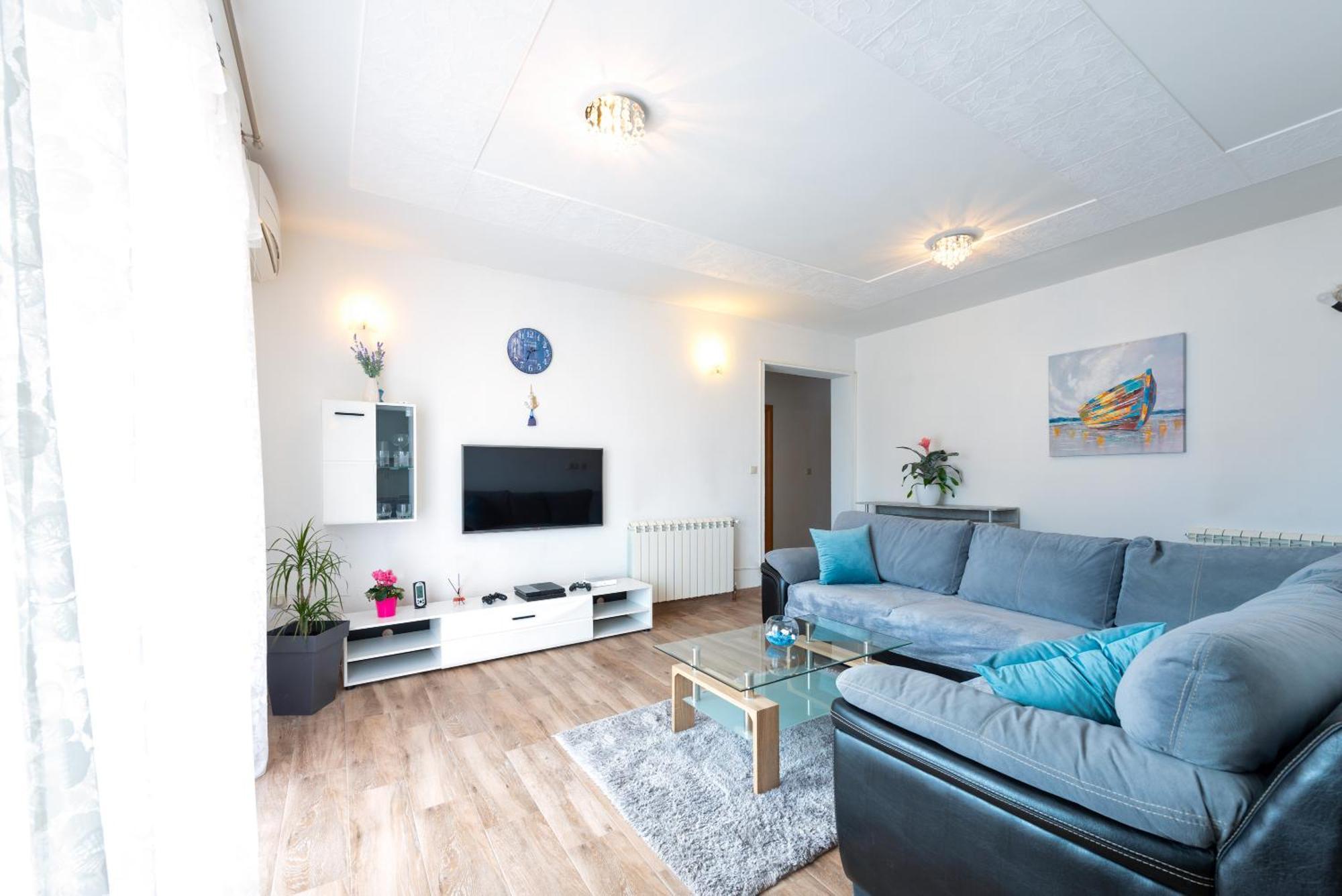 Luxury Apartment With Garden Jacuzzi And Wellness โตรกีร์ ภายนอก รูปภาพ