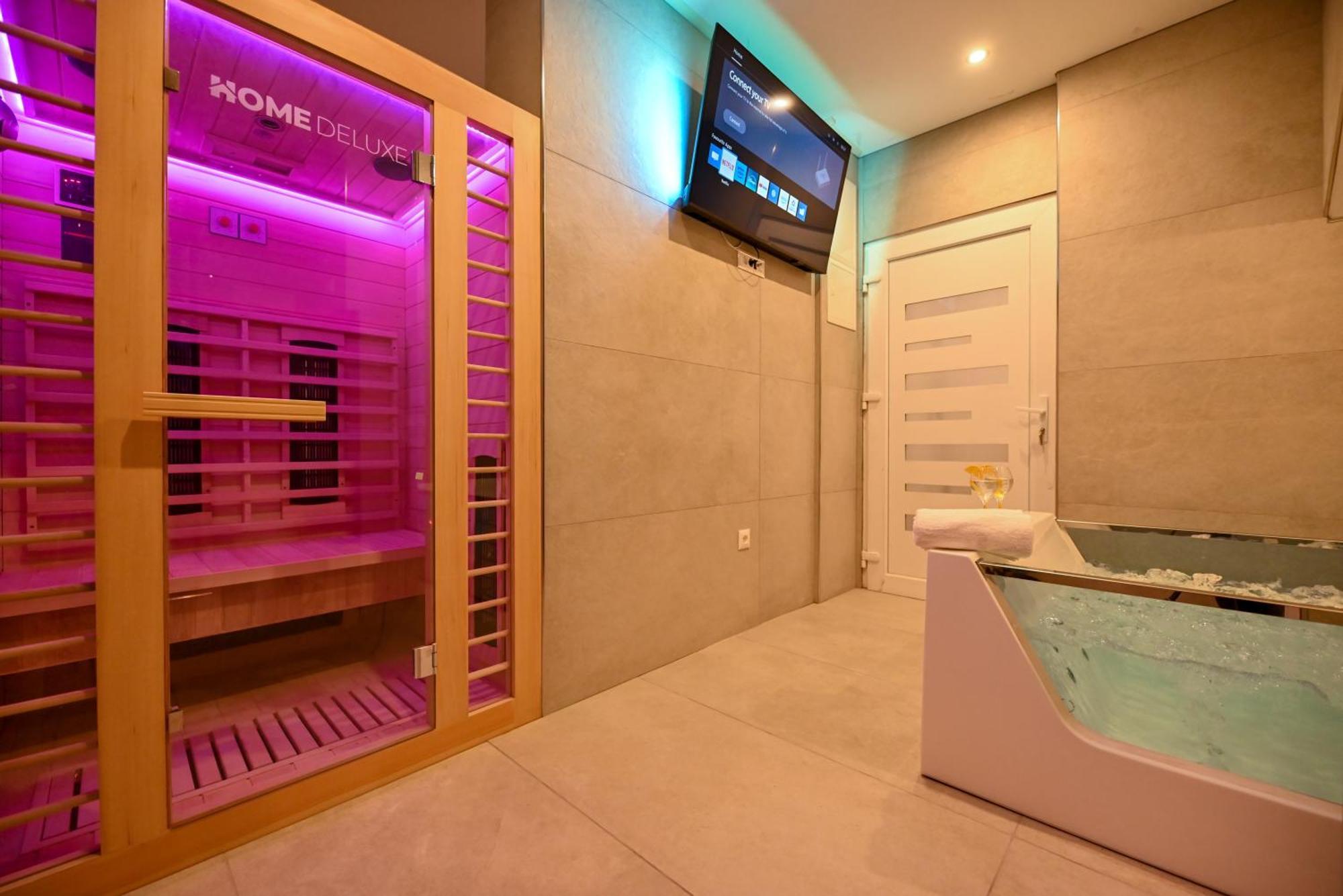 Luxury Apartment With Garden Jacuzzi And Wellness โตรกีร์ ภายนอก รูปภาพ